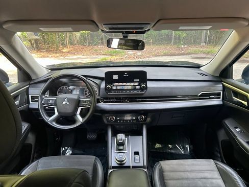 Used 2024 Mitsubishi Outlander SE FWD image 28