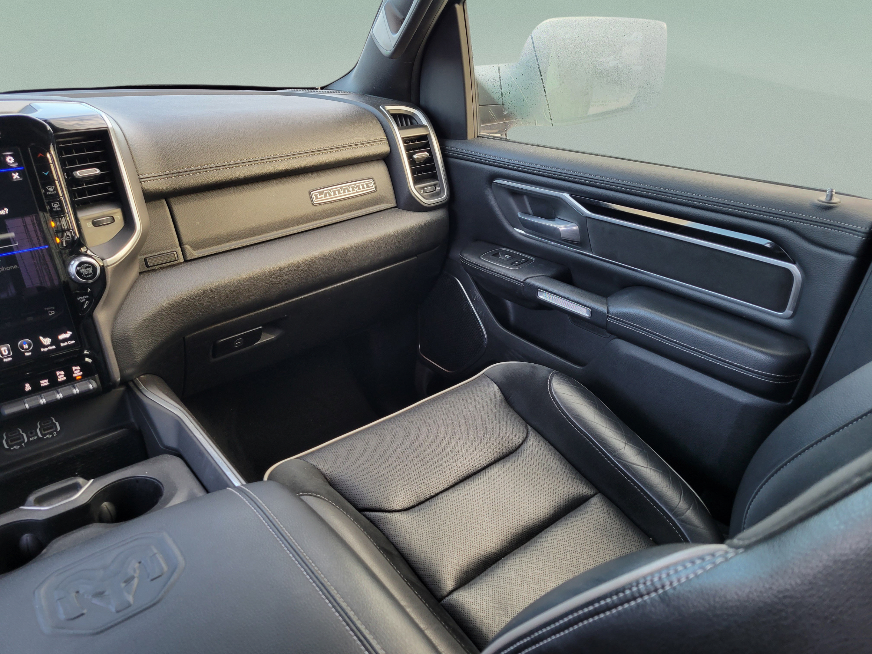 Used 2021 RAM 1500 Laramie w/ Sport Appearance Package AWD/4WD image 10