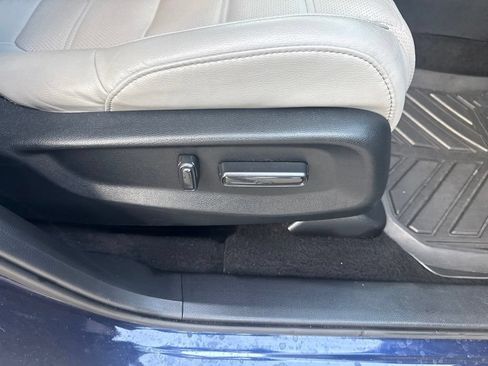 Used 2017 Honda CR-V Touring image 28