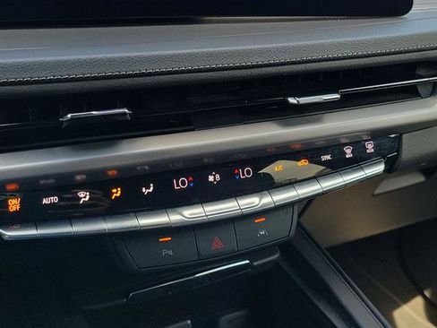 Certified 2025 Cadillac XT4 Premium Luxury FWD image 63