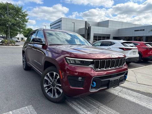 Used 2024 Jeep Grand Cherokee Overland w/ Advanced Protech Group III AWD/4WD image 1