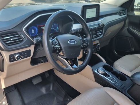 Used 2022 Ford Escape SEL w/ Technology Package image 9
