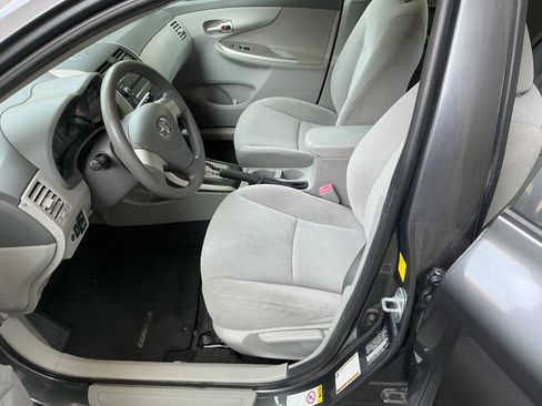 Used 2010 Toyota Corolla LE w/ All Weather Guard Pkg FWD image 10