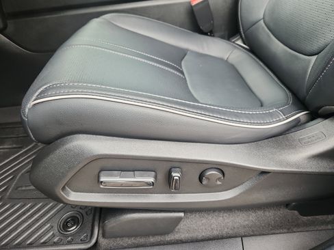 Used 2025 Honda Pilot Elite image 10