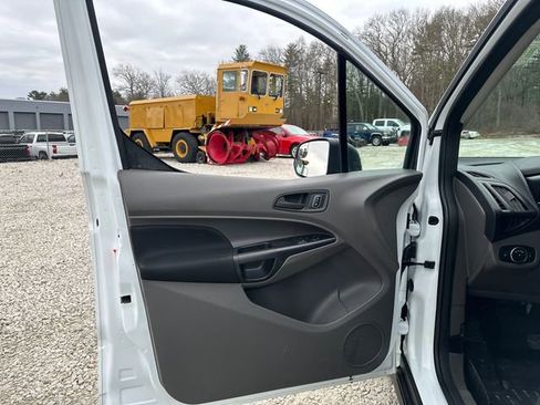 Used 2023 Ford Transit Connect XL image 18