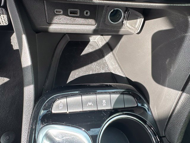 Used 2020 Buick Encore GX Preferred w/ Cold Weather Comfort Package FWD image 26