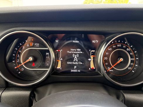 Used 2022 Jeep Wrangler Unlimited Sahara w/ Cold Weather Group AWD/4WD image 30