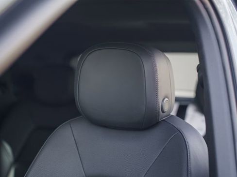 New 2026 Porsche Cayenne Coupe AWD/4WD image 19