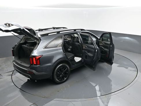 Used 2023 Kia Sorento S image 28