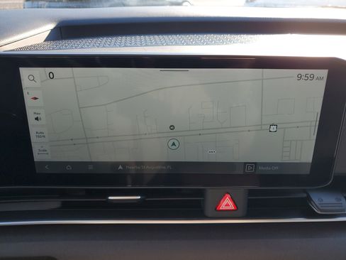 Certified 2025 Kia Carnival EX image 32