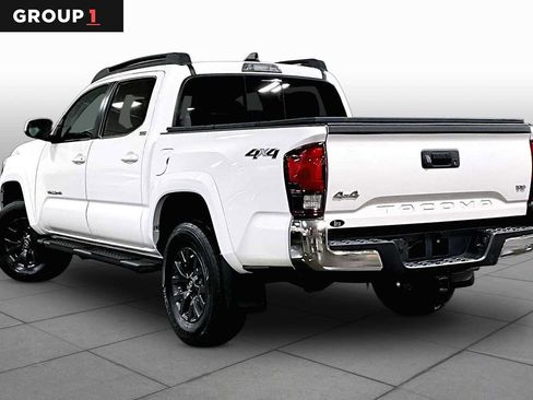 Used 2021 Toyota Tacoma SR5 AWD/4WD image 12