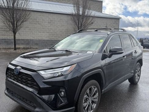 Used 2023 Toyota RAV4 XLE Premium image 2