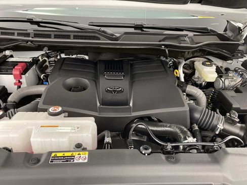Used 2026 Toyota Tundra SR5 AWD/4WD image 32
