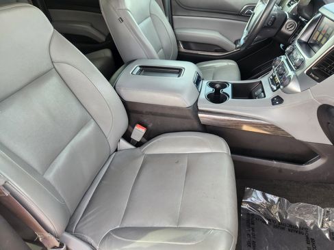 Used 2016 Chevrolet Suburban LT image 15