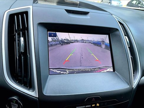 Used 2020 Ford Edge SEL AWD/4WD image 14