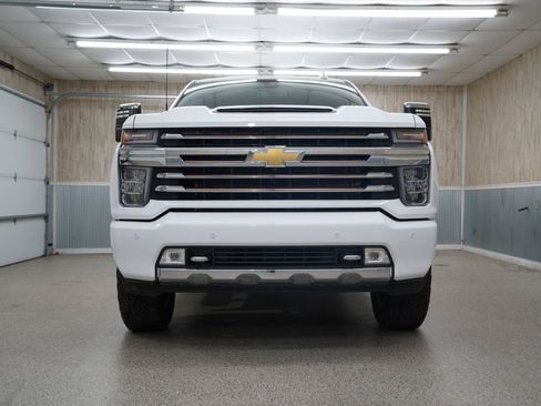 Used 2022 Chevrolet Silverado 2500 High Country w/ Safety Package II AWD/4WD image 2