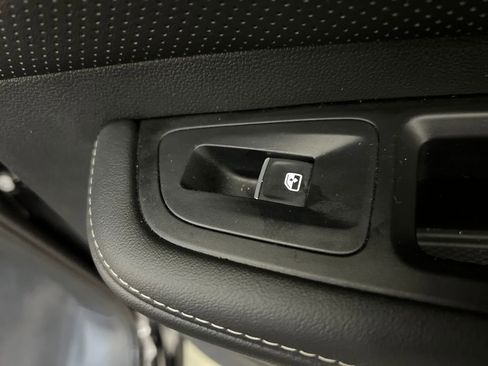 Used 2024 Volkswagen Atlas SE image 23