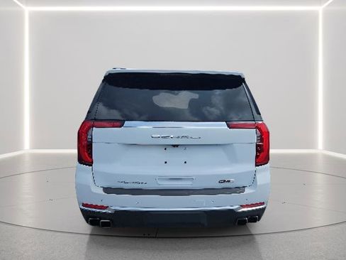 Used 2025 GMC Yukon XL Denali AWD/4WD image 4
