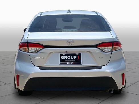 Used 2025 Toyota Corolla LE FWD image 5