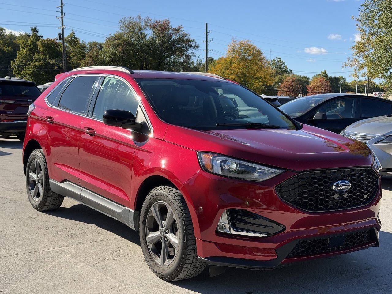 Used 2022 Ford Edge SEL w/ Sport Appearance Package AWD/4WD image 2