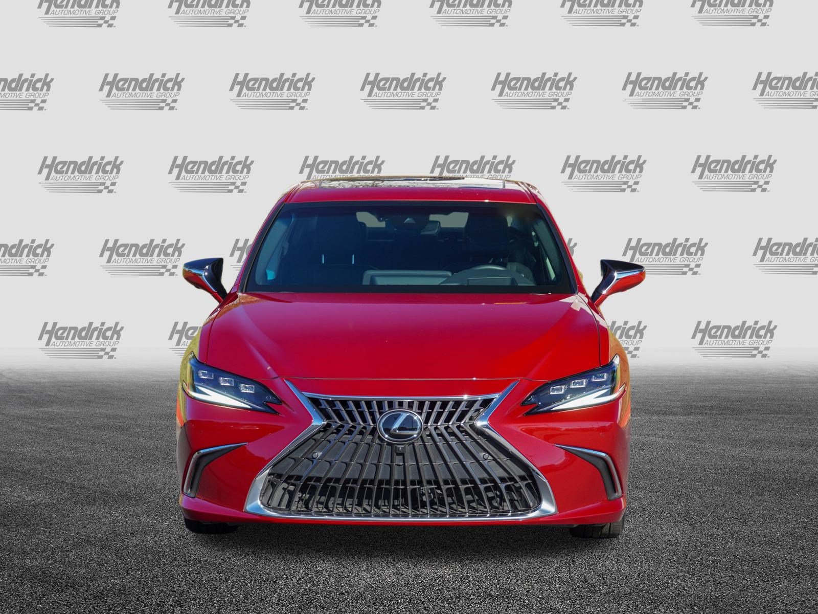 Used 2024 Lexus ES 300h Ultra Luxury w/ Accessory Package (Z2) FWD image 3