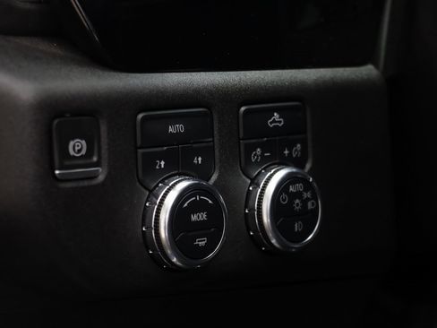 Certified 2022 GMC Sierra 1500 Elevation w/ Preferred Package image 9