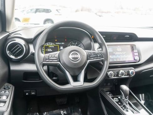 Used 2023 Nissan Kicks SV image 14