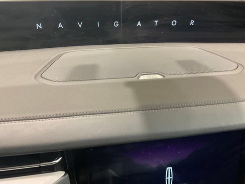 Used 2025 Lincoln Navigator L Reserve AWD/4WD image 26