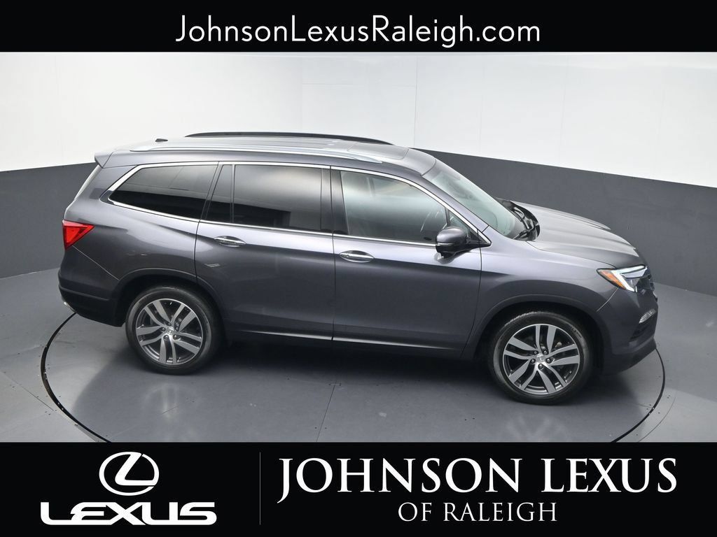 Used 2017 Honda Pilot Touring image 29