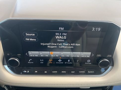 Used 2023 Nissan Rogue SL w/ SL Premium Package FWD image 18
