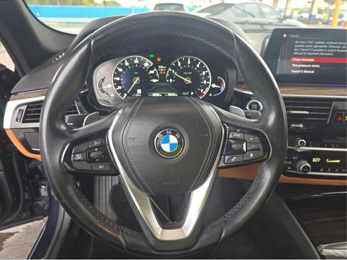 Used 2019 BMW 530i w/ Convenience Package image 10