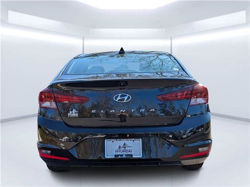 Used 2019 Hyundai Elantra SEL image 4