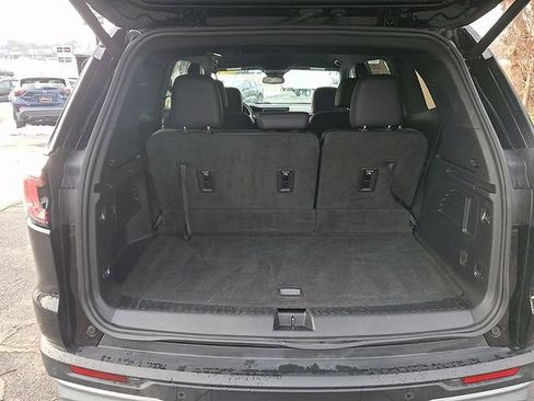 Used 2024 GMC Acadia Elevation AWD/4WD image 29