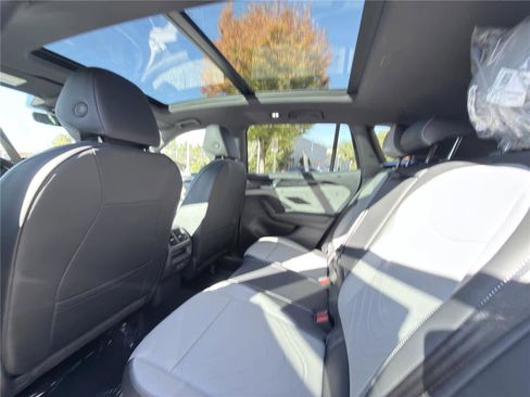 New 2026 Volkswagen Tiguan SE R-Line AWD/4WD image 16