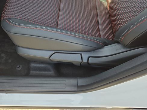 New 2026 Nissan Kicks SR AWD/4WD image 33