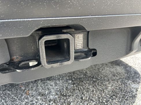 Used 2019 Nissan Pathfinder Platinum image 3