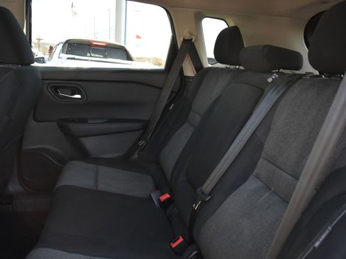 Used 2025 Nissan Rogue SV image 17