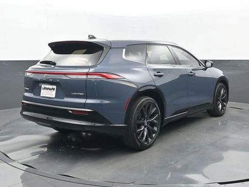 Used 2025 Toyota Crown Signia w/ Advanced Technology Package image 21