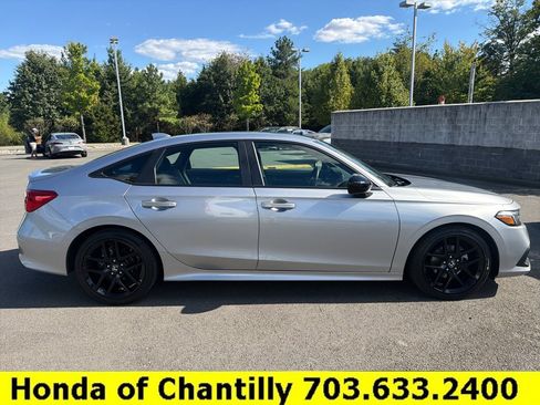 Used 2024 Honda Civic Sport image 8