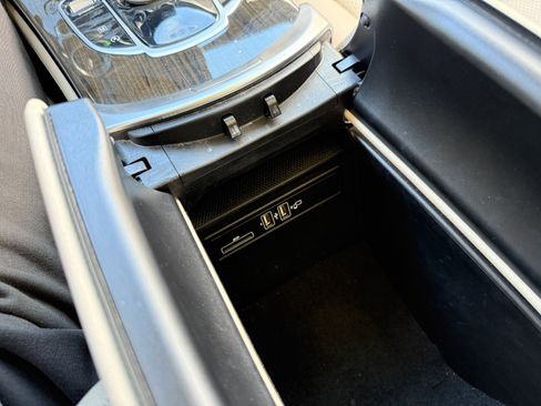 Used 2018 Mercedes-Benz GLC 300 w/ Premium Package image 23