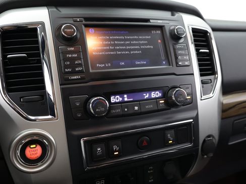 Used 2016 Nissan Titan SL RWD image 22