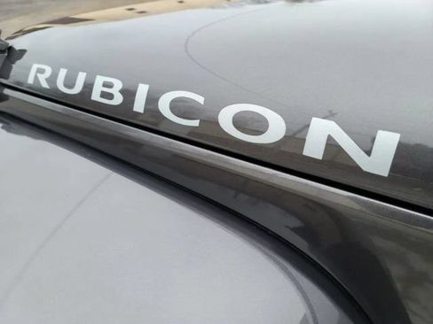 Used 2017 Jeep Wrangler Unlimited Rubicon w/ Connectivity Group AWD/4WD image 26