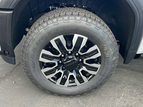 New 2026 GMC Sierra 3500 Denali Ultimate AWD/4WD image 9