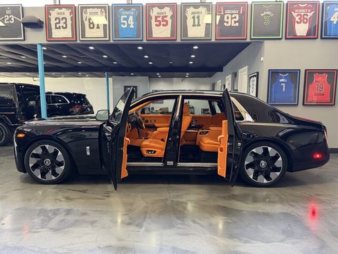 Used 2026 Rolls-Royce Phantom Sedan image 3