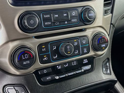 Used 2020 GMC Yukon Denali w/ Denali Premium Package image 16