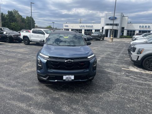Used 2025 Chevrolet Equinox RS FWD image 3