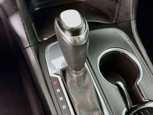 Used 2018 Chevrolet Equinox LT FWD image 24
