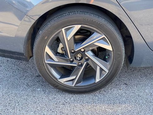 Used 2024 Hyundai Elantra SEL FWD image 9
