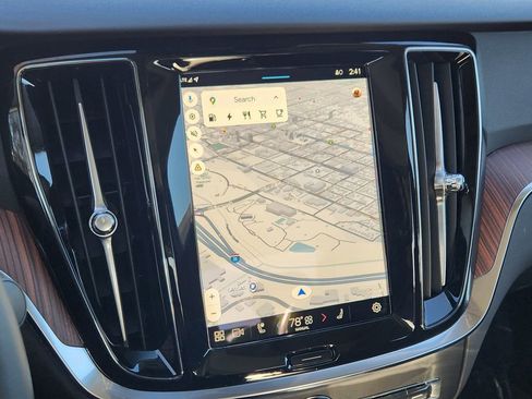 Used 2025 Volvo S60 T8 Plus image 7