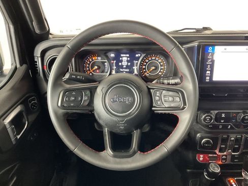 Used 2024 Jeep Wrangler Unlimited Rubicon AWD/4WD image 11